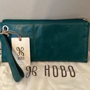 NWT HOBO vida wristlet in spruce